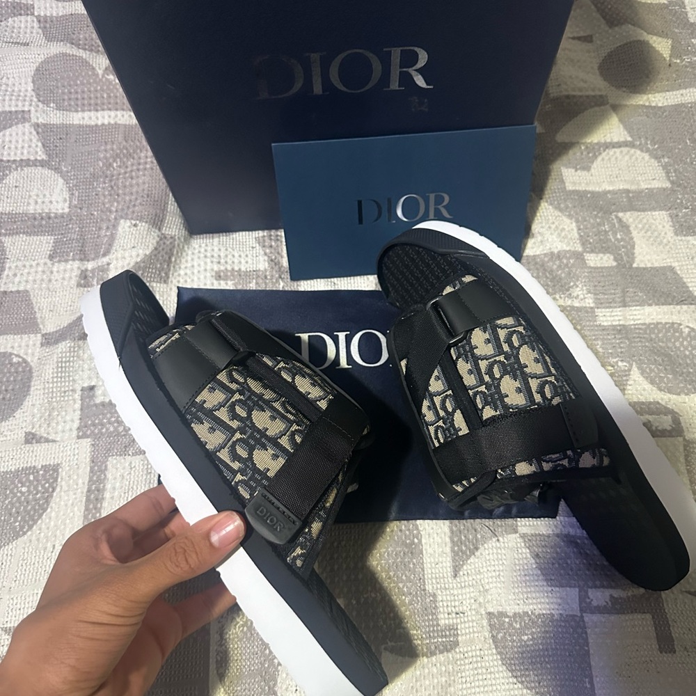Dior slides